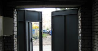 Купить гаражные ворота распашные Шебекино, цена от 3839 руб.